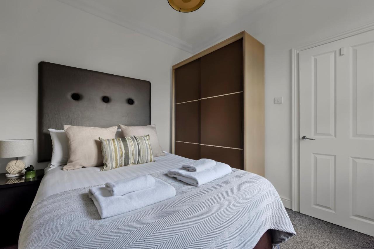 The West Kensington Apartments London Exterior photo